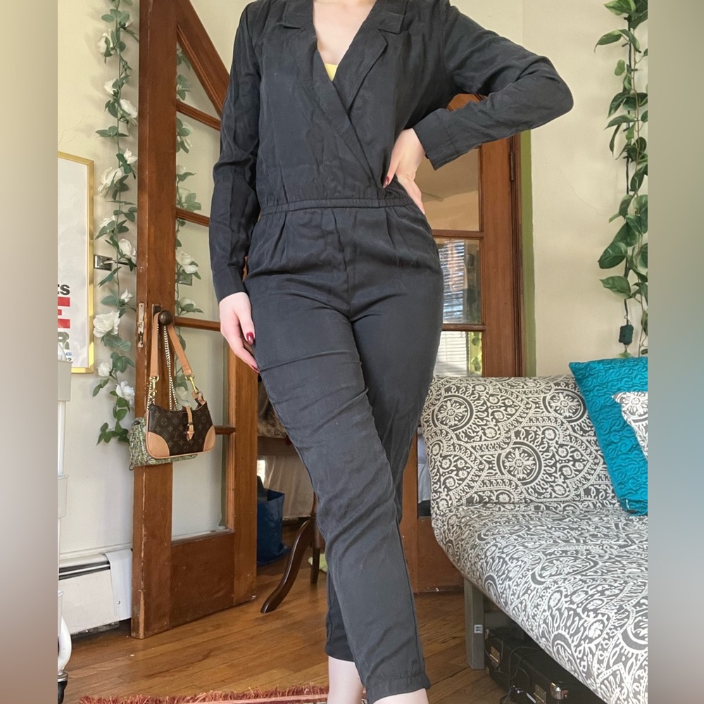 Black Long Sleeve Jumpsuit! ☕️🖤♠️